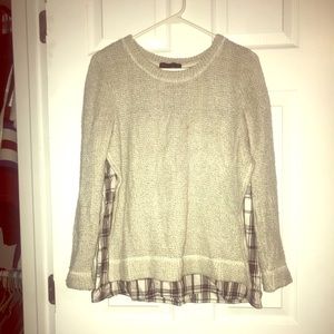 Cute grey sweater with flannel